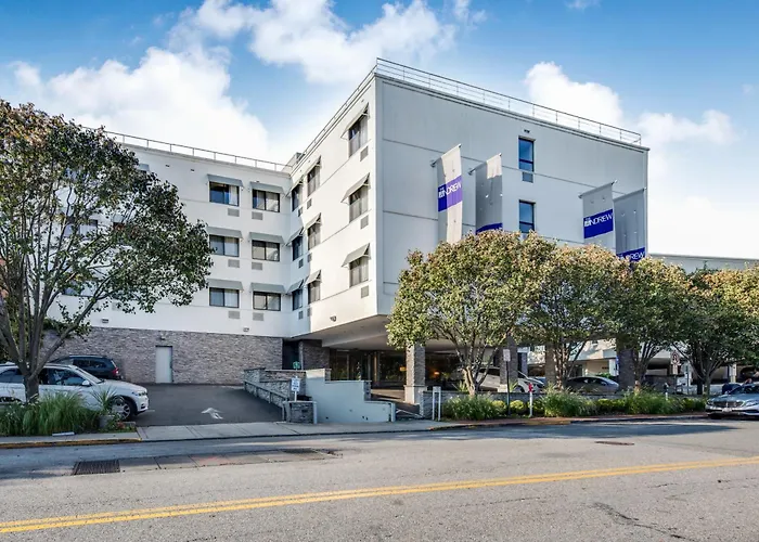 The Andrew Hotel