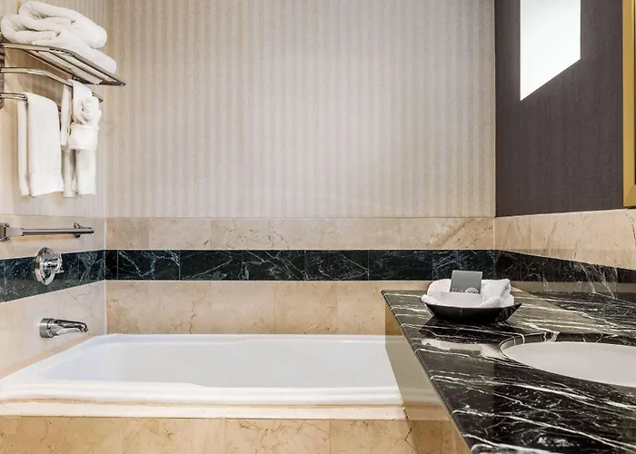 Inn At Great Neck, Worldhotels Crafted